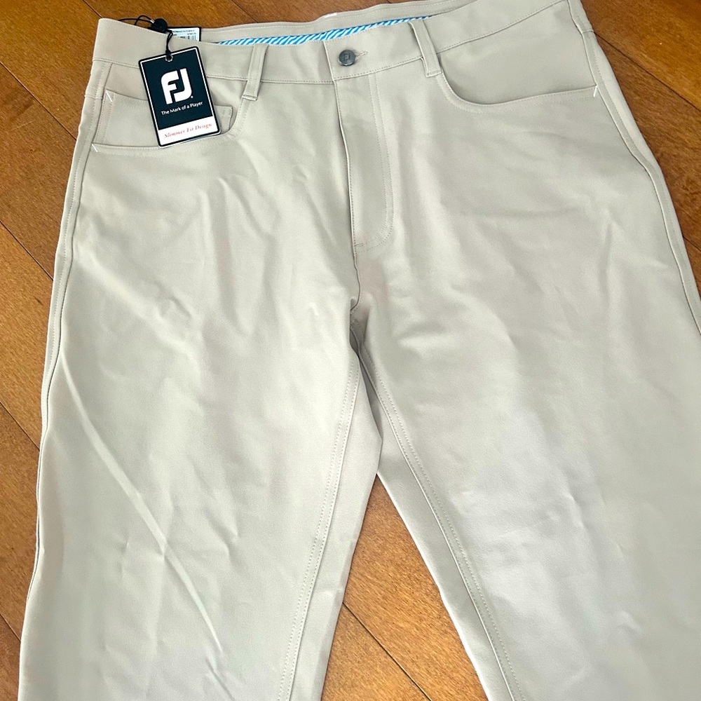 Men’s Footjoy golf khaki pants size 34/32 NWT
